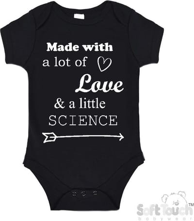 100% katoenen Romper "Made with a lot of love and a little bit of science? " Unisex Katoen Zwart/wit Maat 56/62