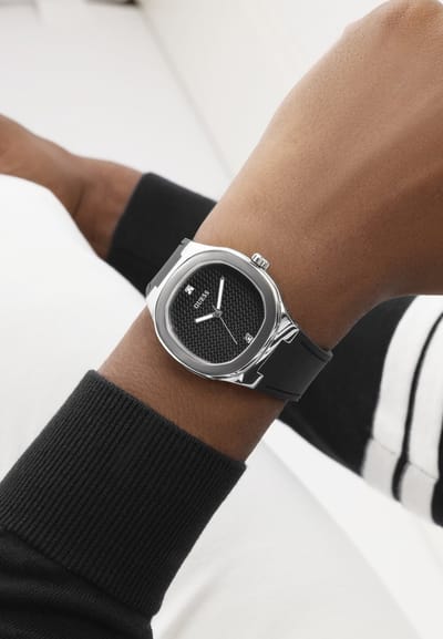Guess Headline Analoog Quartzhorloge Zwart Kast Gemaakt Van 100% Roestvrij Staal En Een Armband Van 100% Siliconen 42 GW1005G1