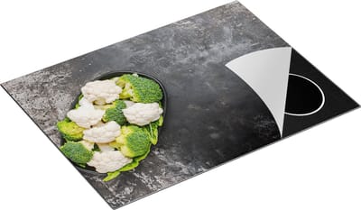 Chefcare Inductie Beschermer Bloemkool met Brocolli op Zwarte Marmer - 70x50 cm - Afdekplaat Inductie - Kookplaat Beschermer - Inductie Mat