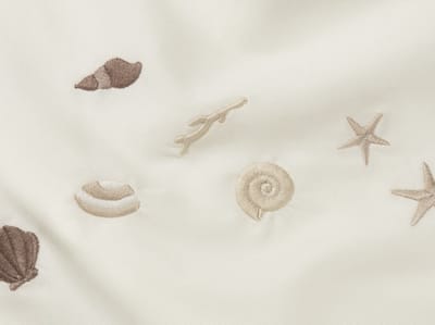 Yumeko kinderdekbedovertrek katoensatijn warm wit seashell 120x150 - Bio, eco & fairtrade