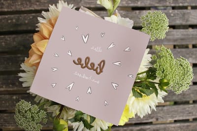 Houten Wenskaart - Bruiloftskaart Ansichtkaart - Gefeliciteerd Bruidspaar - 3D Houten Belettering - 140 x 140 mm - Hout Noten
