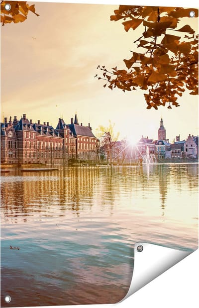 Gards Tuinposter Binnenhof Gebouw in Den Haag - 60x80 cm - Tuindoek - Tuindecoratie - Wanddecoratie buiten - Tuinschilderij