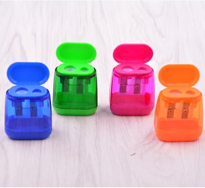 EXCITAT 4 Kleurpotlodenslijpers met houder - Kinderpotlodenslijpers - Gekleurde puntenslijpers met dubbele gaten - Handmatige puntenslijpers - Ovale puntenslijpers - Voor school, kantoor - 4 stuks