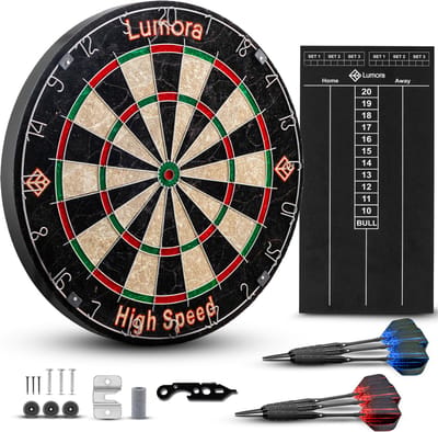 Lumora - Dartbord Set met 6 Dartpijlen 23 gram – Sisal – met Dart Shafts, Flights en Puntslijper – Scorebord – Darts - Cadeau voor Man