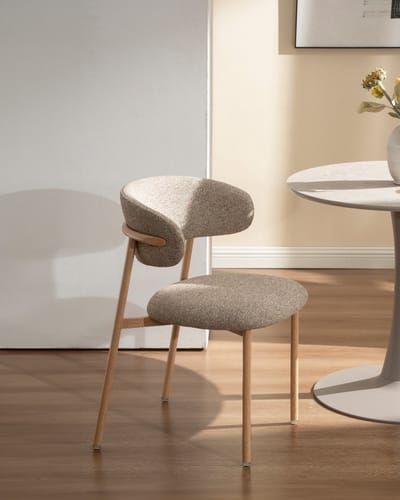 Eetkamerstoel Zandria- Scandinavisch design- Taupe structuurstof- Zetelsenbedden Tafel en Stoel