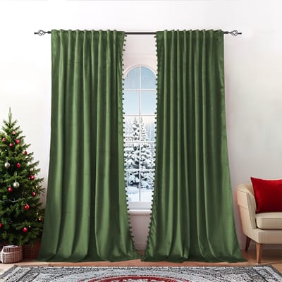 MUPOO Velours Gordijnen met Pompoms – 2 Stuks Kerst Gordijnen, Verduisterend en Warmteblokkend, Voor Woonkamer en Slaapkamer, Feestelijk Groen, Kerstversiering, Winter Party Decor, 132x244 cm