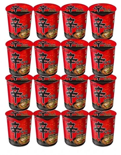 PREMIUM VOORDEELVERPAKKING: 24 x 68g Nongshim Shin Ramyun Cup – Authentieke Pittige Koreaanse Voordeelverpakking Topkwaliteit Noedels – Instant Soep – Inclusief Kajal Sticker
