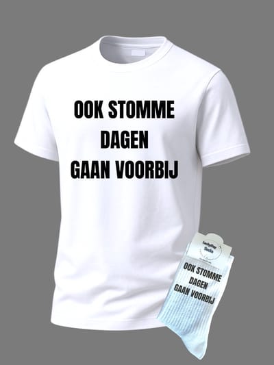 T-shirt Motivatie tekst - Giftset - OOK STOMME DAGEN GAAN VOORBIJ - Cadeau set shirt en sokken - Lief cadeautje voor vrouw en man - Opkikker cadeau - Opkikker t-shirt set - Beterschap cadeau - T-shirt voor dames en heren - Maat S