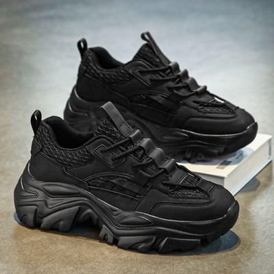 Lente Herenschoenen Nieuwe Ademende Mesh Schoenen Heren Trendy Veelzijdige Witte Schoenen Dikke Zool Sportschoenen Casual Papa Schoenen 39 black