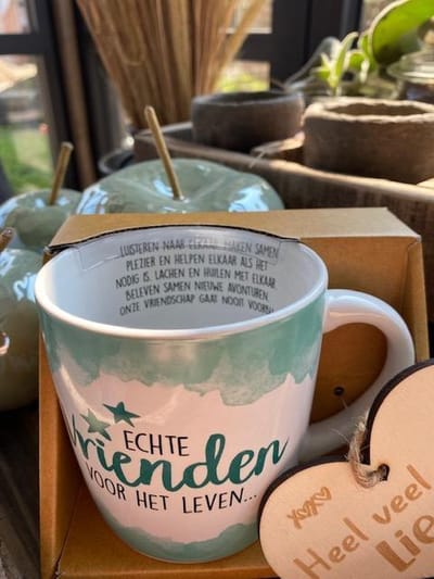 Mok met de tekst echte vrienden voor het leven + houten hartje Heel veel liefs / cadeau / vaderdag / moederdag / verjaardag / Valentijnsdag / liefde / vriendschap