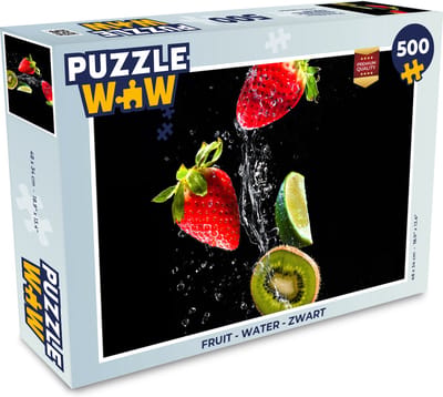 Puzzel Fruit - Water - Zwart - Stilleven Aardbei - Kiwi - Legpuzzel - Puzzel 500 stukjes
