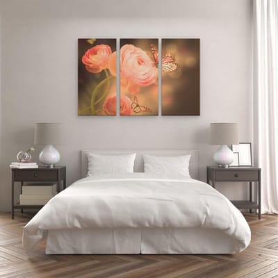 Artaza Canvas Schilderij Drieluik Twee Roze Vlinders Bij Roze Rozen - 120x80 cm - Wanddecoratie Woonkamer - Schilderijen - Muurdecoratie