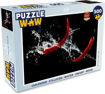 Puzzel Chilipeper - Stilleven - Water - Zwart - Rood - Legpuzzel - Puzzel 500 stukjes