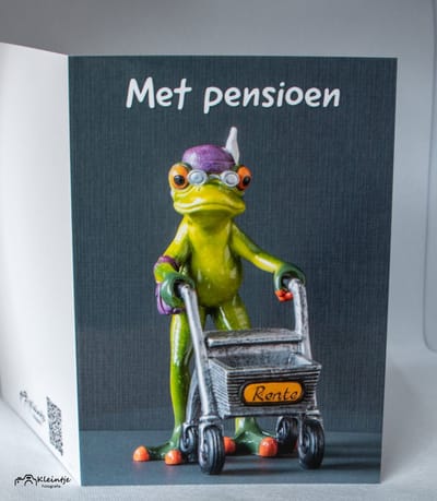 Pensioen wenskaart – Kikker vrouw met rollator | Kleintje Fotografie