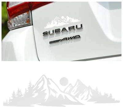 Store_8 - Zelfklevende autostickers - Bergen bos - Decoratieaccessoire - Wit - Grafische sticker - Voor auto - 14 x 3,9 cm