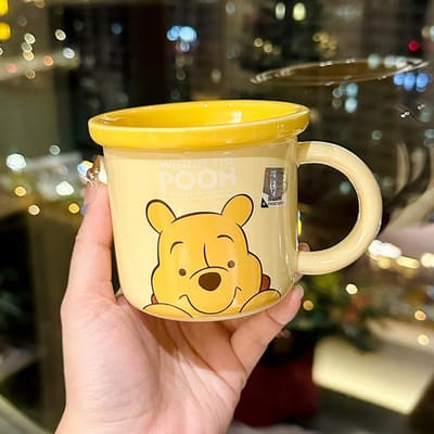 Mug en Céramique Stitch Dessin Animé Mignon Fraise Winnie l'Ourson IP Tasse à Eau Maison Tasse à Petit Déjeuner Souvenir 340mll