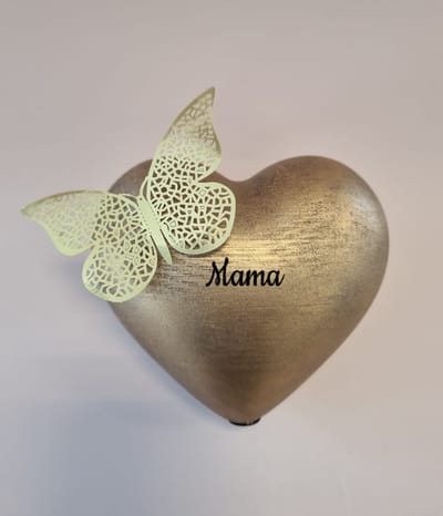 Urn hart met vlinder - mama - antiek goud - 450 ml
