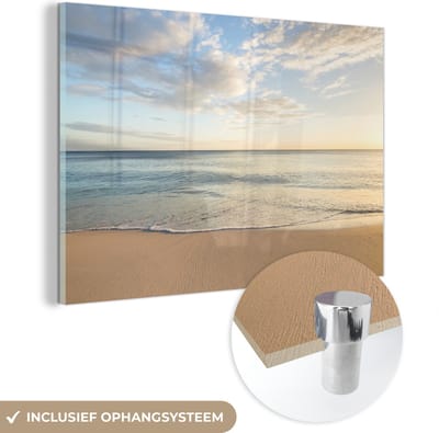 MuchoWow® Glasschilderij 120x80 cm - Schilderij acrylglas - Strand - Water - Wolken - Foto op glas - Muurdecoratie woonkamer - Wanddecoratie slaapkamer - Schilderijen