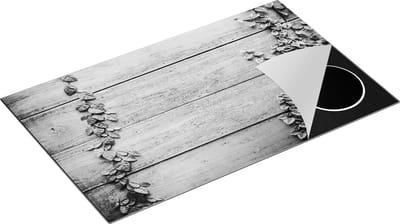 Chefcare Inductie Beschermer Houten Planken met Groene Bladeren - Hout - Zwart Wit - 85x52 cm - Afdekplaat Inductie - Kookplaat Beschermer - Inductie Mat