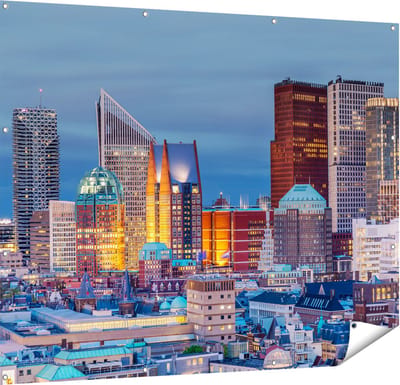 Gards Tuinposter Den Haag Skyline met Wolkenkrabbers - 150x120 cm - Tuindoek - Tuindecoratie - Wanddecoratie buiten - Tuinschilderij