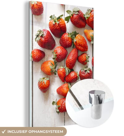 ® Glasschilderij 120x180 cm - Schilderij acrylglas - Aardbei - Fruit - Tafel - Foto op glas - Muurdecoratie woonkamer - Wanddecoratie slaapkamer - Schilderijen