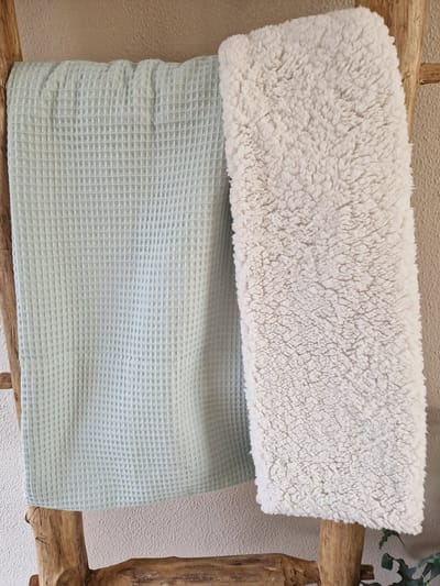 Gepersonaliseerde Baby Deken Teddy – Licht oud groen -Teddy – Met Naam – Zachte Babydeken – Kinderwagen & Wieg – 100x70cm – Uniek Kraamcadeau