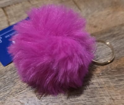 Pompom sleutelhanger Fuchsia 6 cm Laserkado