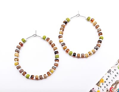 Jeannette-Creatief® - Beach - At The Beach - Oorringen - Oorhangers - Oorbellen - Miyuki Picasso rocailles - Kralen - Witte Schelp Disc - Heishi - Zilverkleurige Oorringen - Miyuki Oorbellen