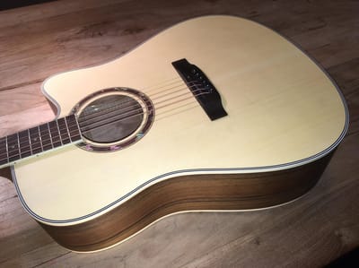 Bullfighter D4119NM western/folkgitaar uit notenhout, mat afgewerkt MET draagtas!