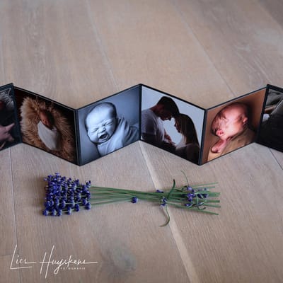 Fine-art zwart vouwboekje (foto-album - harmonica) voor 6 foto's van 10x10 cm