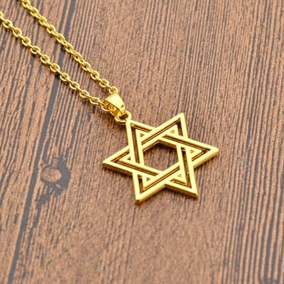 Ketting met hanger davidster goudkleur.