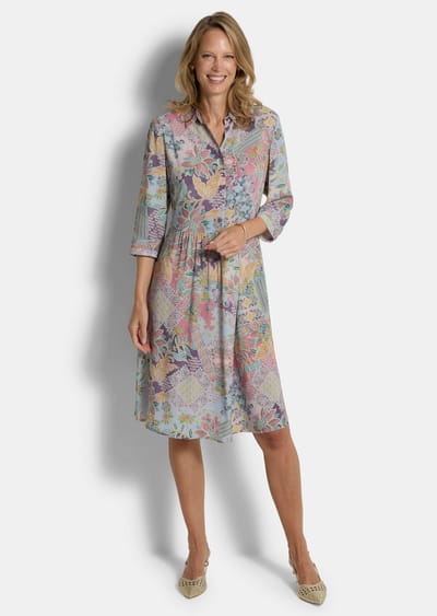 Jurk met overhemdkraag van pure viscose - salie / rosé / gedess. - Gr. 22 van Goldner Fashion