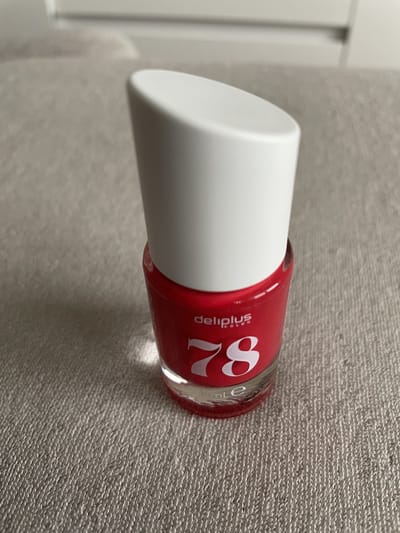 Nagellak, nr 78 oranjerood. Blijft zeer lang zitten. Glanzend. Van het mooie Spaanse merk Deliplus