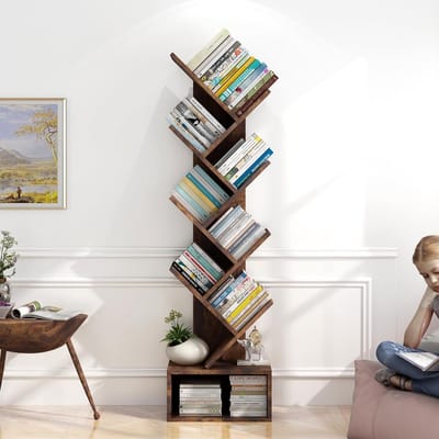 Boekenkast Boomvorm - 8 Niveaus - Met Opberglade - Vintage Bruin - Staande Boekenrek voor Woonkamer en Kantoor - Ruimtebesparend - 131 cm Hoog