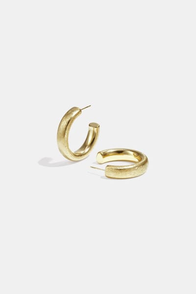Goudkleurige Oorbellen met Matte Textuur – Chunky Oorbellen – Elegante Dames Oorbellen