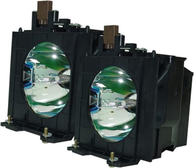Beamerlamp geschikt voor de PANASONIC PT-D4000 beamer, lamp code ET-LAD40W. Bevat originele NSHA lamp, prestaties gelijk aan origineel.