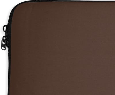 Laptophoes 13 inch - Bruin - Donker - Kleuren - Laptop sleeve - Binnenmaat 32x22,5 cm - Zwarte achterkant - Back to school spullen - Schoolspullen jongens en meisjes middelbare school - Macbook air hoes - Chromebook sleeve