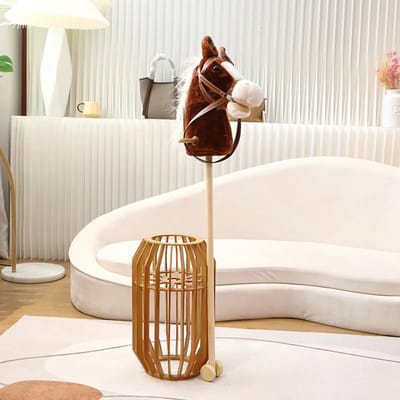 BOECK - Hobby Horse Stokpaard - Hobby horse stokpaarden - Bruin - Met geluid - Houten speelgoedpaardje - Pluche speelgoedpaard - Stokpaardje met Teugels – Zacht en Stevig - Trendy nu