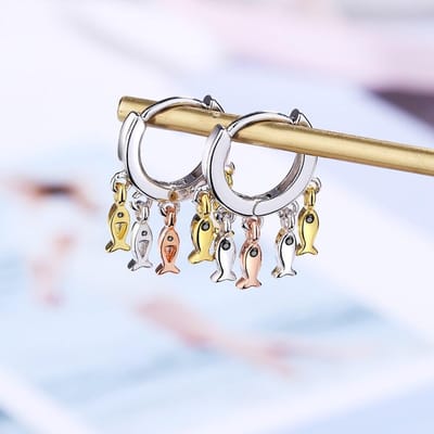 925 Sterling Zilver Dier Driekleurige Kleine Vis Oorbellen Uniek Ontwerp Sieraden Voor Vrouwen Mode Feest Cadeaus S-E897 beige