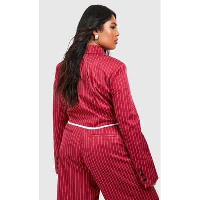 boohoo Dames Plus Ruwe Zoom Streepjes Cropped Blazer | Kersen | Maat: 46