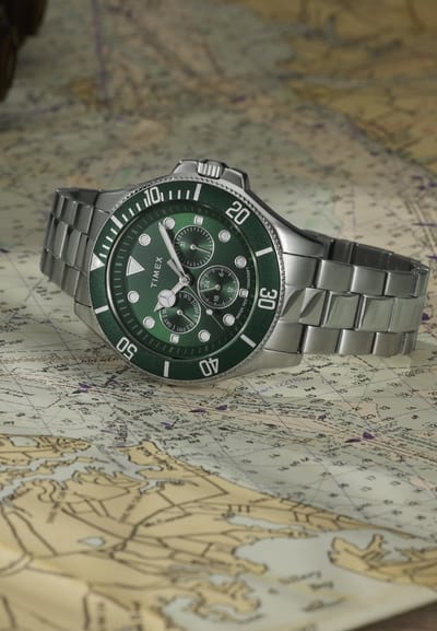 Timex Harborside Coast Multifunction Quartz Analoog Horloge Zilverkleurig En Groen Kast Gemaakt Van 100% Roestvrij Staal En Een Armband Van 100% Roestvrij Staal 43 TW2Y33200AJ, TW2Y33300AJ