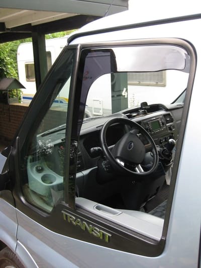 Zijwindschermen tbv Ford Transit 2-deurs passend bouwjaar vanaf 05/2006 tot 2014 visors raamspoilers set a 2 tbv voordeuren L+R
