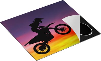Chefcare Inductie Beschermer Silhouet van een Motorcross in de Lucht - 60x50 cm - Afdekplaat Inductie - Kookplaat Beschermer - Inductie Mat