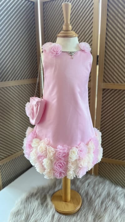 effen jurk met bloemetjes- vintage jurk met striklinten-feestjurk met handtas-galajurk-prinsessen jurk-bruidsmeisjes-bruiloft -verjaardag- fotoshoot- roze kleur- 2 jaar maat 92