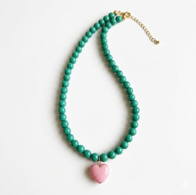 She life style - Modieuze groene kralenketting met roze hart