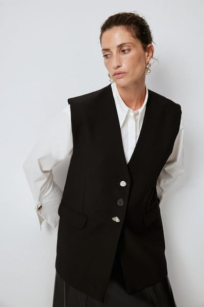 Touché Privé - Crêpe gilet met knoopdetails - Zwart - Dames