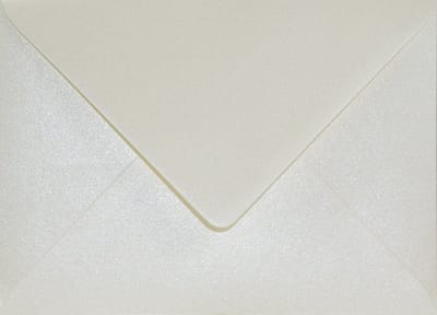 Metallic (parelmoer) ecru enveloppen A6 - 125 x 175 mm - B6 - 25 stuks - NK natgelijmde - 120 gram - Aster Metallic - Netuno