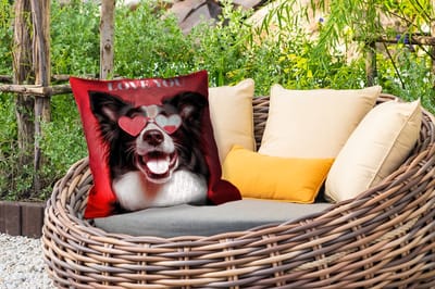 Sierkussen Buiten - Hond - Hartjesbril - Loveyou - Rood - 60x60 cm - Weerbestendig