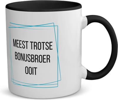 Akyol - meest trotse bonusbroer ooit koffiemok - theemok - zwart - Broer - trotse bonusbroer - verjaardagscadeau - verjaardag - cadeau - cadeautje voor broer - broer artikelen - kado - geschenk - gift - 350 ML inhoud