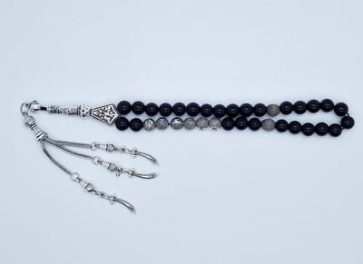 Handgemaakte naam tasbih 33 Kralen Natuursteen “Obsidian” - met metaal tassel “Zwaarden"- Met je naam of de naam van uw geliefde- 8 mm diameter van de korrel
